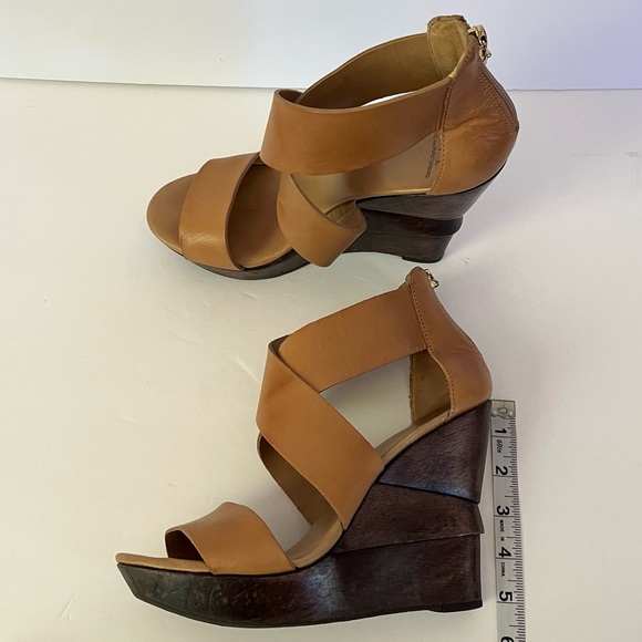 Diane Von Furstenberg Tan Wedges - Picture 5 of 8